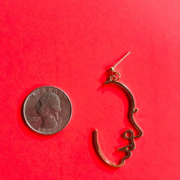 💎Womens Gold Side Gold Face Earrings💎 - Picture 3 of 4